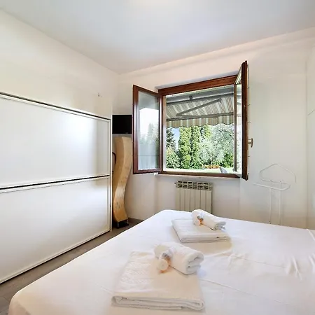 Zoe Apartment